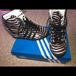 Women Adidas Wedge sneakers